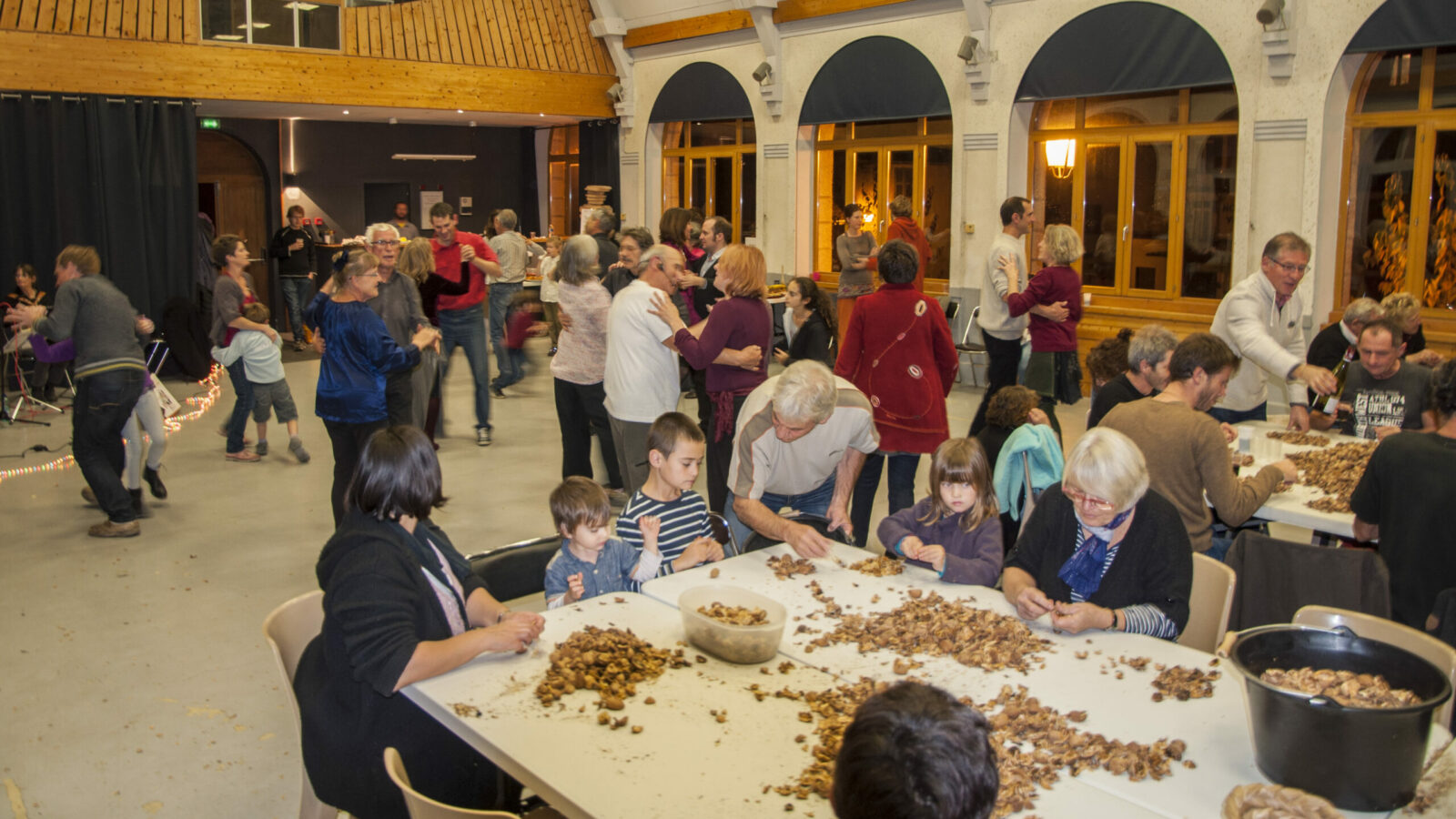 2014 Mondée des noix et bal folk